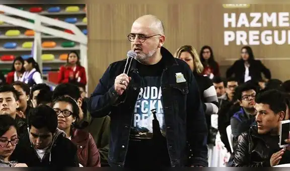 Beto Ortiz usa foto de Jonathan Maicelo desnudo para promocionar “El valor de la verdad”