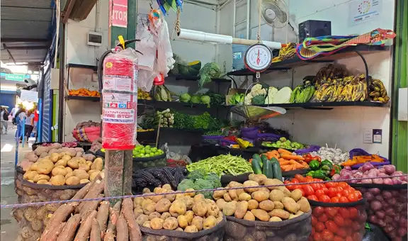 Reportan incremento de precios de frutas y verduras ante bloqueos de carreteras en la sierra de Piura