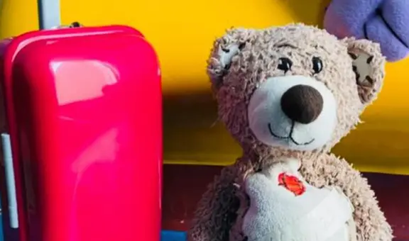 Grabadora oculta en osito de peluche pone al descubierto maltrato a niños con síndrome de Down