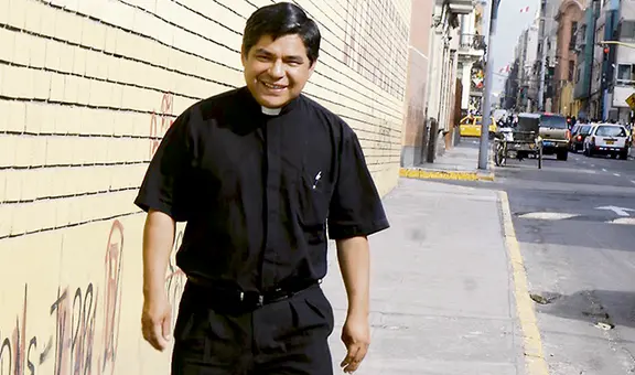 Suspenden a cura acusado de tocamientos indebidos