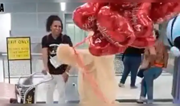 Joven se disfraza de oso y con globos en mano le propone matrimonio a su novio [VIDEO]