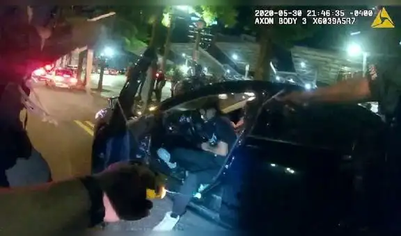 EE. UU.: seis policías acusados por detenciones forzosas a estudiantes universitarios