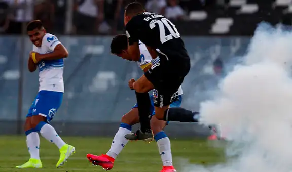 Clásico chileno entre Colo Colo y U. Católica fue suspendido por bombardas [VIDEO]