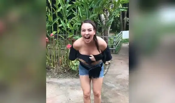 YouTube: Mono casi desnuda a una mujer