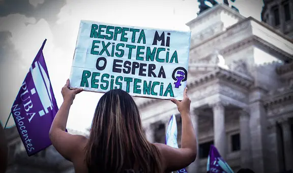 “Si me tocás, te apuñalo”: menor se defiende con cuchillo de hombre que la acosaba en plena calle