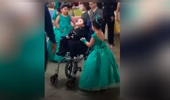 Niña escoge a su pequeño hermano para que sea su pareja en baile de graduación [VIDEO]