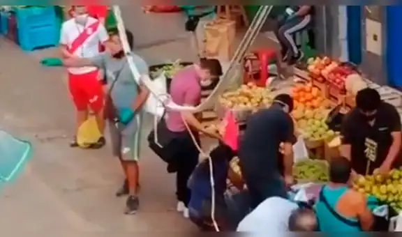 Vendedor usa peculiar frase para atraer a sus clientes durante el estado de emergencia [VIDEO]