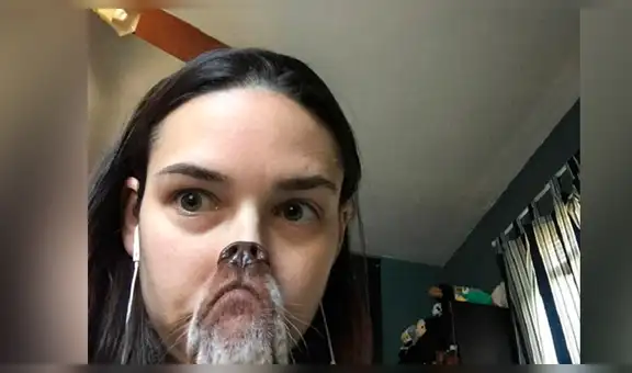 Intenta tomarse ‘selfie’ con su perro y animal tiene inesperada reacción que arruina fotografía [VIDEO]