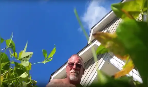 YouTube: encuentra un celular y queda perplejo al descubrir cómo se perdió [VIDEO]