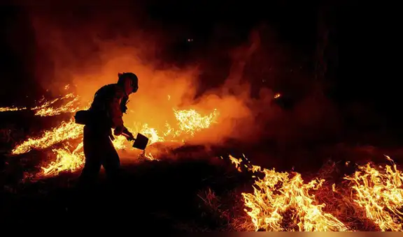 A pesar de los fuegos y vientos, Trump niega el cambio climático