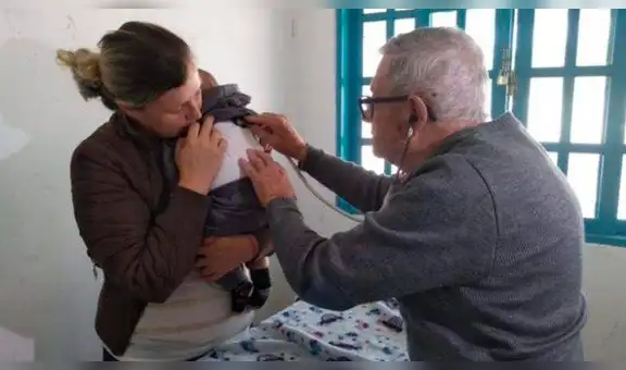 Facebook viral: pediatra de 92 años atiende a niños con escasos recursos y conmueve a miles [FOTOS]