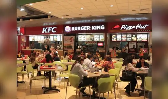 Patios de comida de los centros comerciales permanecerán cerrados