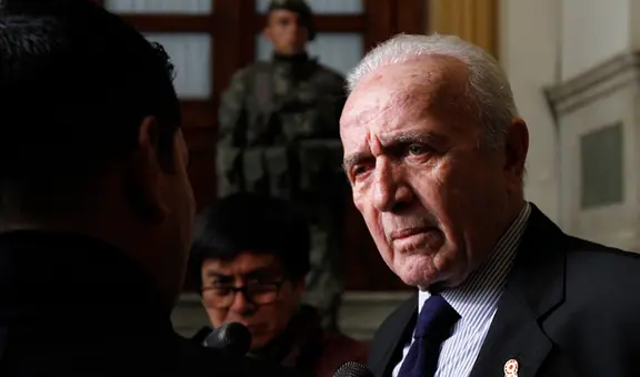 Ministro Francesco Petrozzi designa a excongresista Guido Lombardi como Asesor II