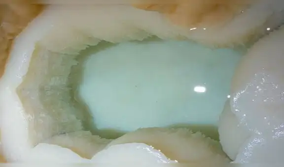 “Completamente pura”: descubren piscina natural intacta en una cueva de Nuevo México 