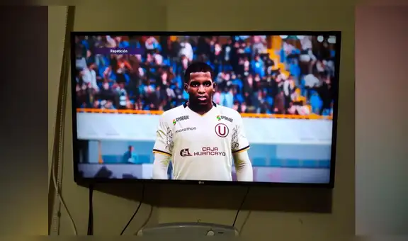 PES 2020: Jefferson Farfán se muestra con la camiseta de Universitario y la foto se hace viral