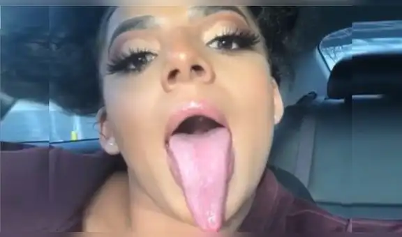 Su lengua mide 16 cm y gana $ 300 millones al año por mostrarla en Instagram
