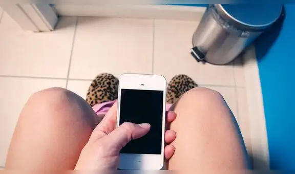 Recomiendan no llevar teléfonos al baño o usarlo con las manos sucias
