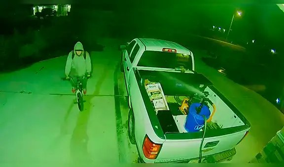 Familia emplea astuto truco para asustar a ladrones que intenten entrar a su casa [VIDEO]