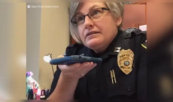 Estafadores tratan de engañar a mujer y se llevan enorme sorpresa al enterarse que era una policía [VIDEO]