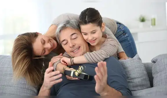Lo último de mensajes para felicitar a papá en el Día del Padre
