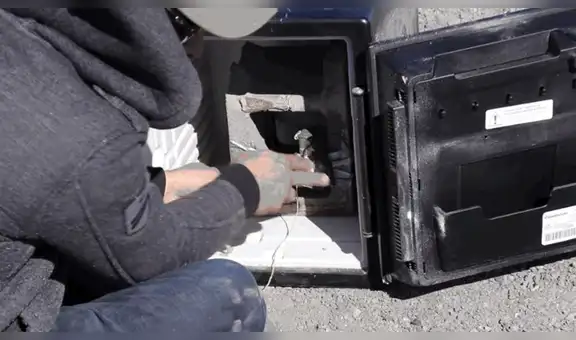 Detona granada de guerra dentro de caja fuerte de acero y ocurre lo inesperado [VIDEO]