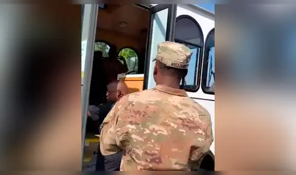 Soldado regresa de la guerra, se reencuentra con su madre y ella rompe en llanto [VIDEO]