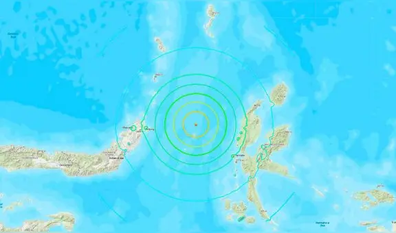 Potente terremoto de magnitud 7.4 sacude Indonesia