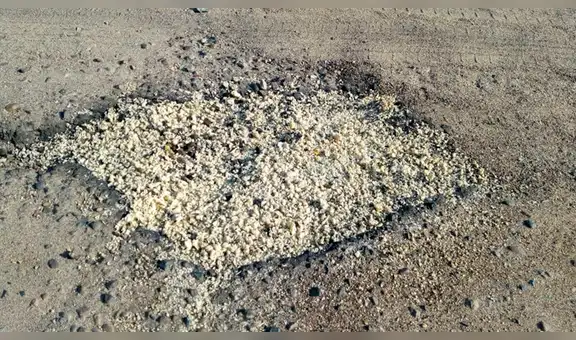 Facebook: Vecinos reparan bache usando sopa instantánea, tal como lo vieron en ingenioso truco de Internet [FOTOS]