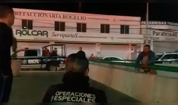 Hombre intenta suicidarse y policías usan curiosa técnica con manguera para salvarlo [VIDEO]