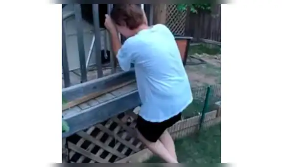 YouTube viral: Chica carga a su enorme criatura y esta le orina encima [VIDEO]
