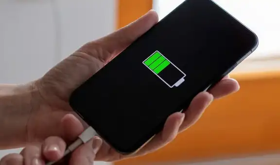 ¿Por qué debes apagar tu celular mientras lo cargas y qué pasa si no lo haces?