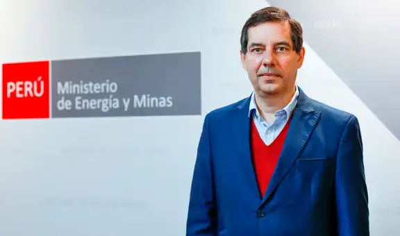 Jaime Gálvez juró como titular del Ministerio de Energía y Minas