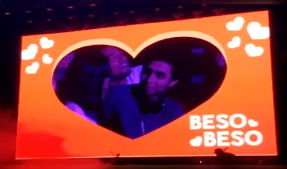 Facebook: pareja peruana es captada por ‘kiss cam’ en concierto y chico es rechazado [VIDEO] 