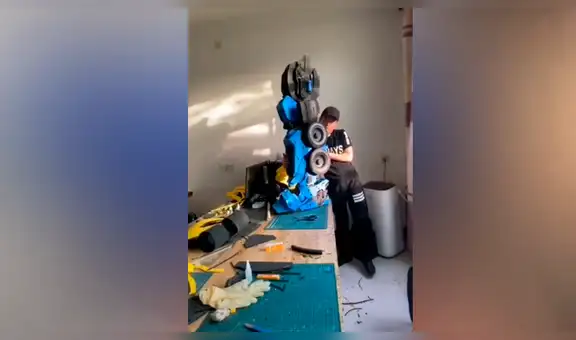 Hace cosplay ‘ultrarrealista’ de Optimus Prime y resultado sorprende a fans de Transformers [VIDEO]