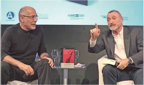 Pérez Reverte debuta en la radio