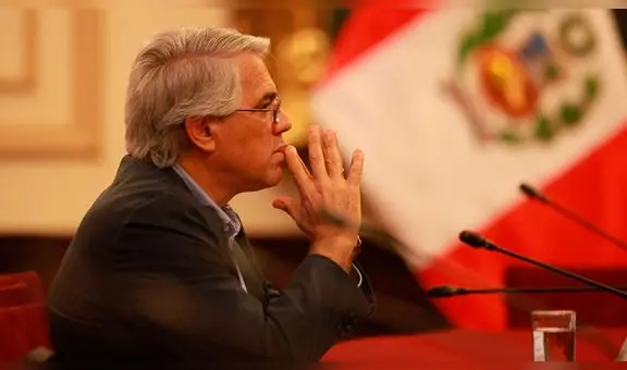 Gino Costa oficializó su renuncia a bancada de Kuczynski [VIDEO]