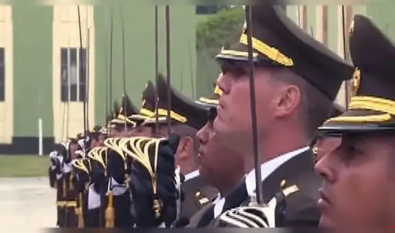 George Forsyth se graduó y convirtió en reservista del Ejército [VIDEO]