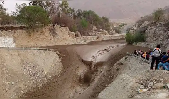 Cañete: huaico y deslizamientos bloquean carretera a Pacarán