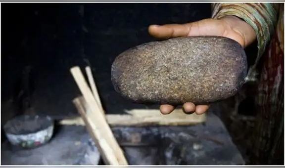 Planchado de senos, práctica africana para evitar que los varones violenten a las niñas