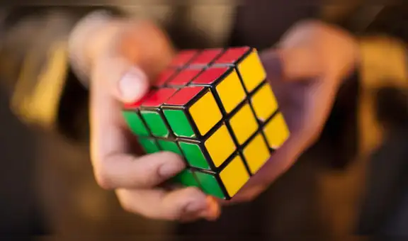 YouTube: joven bate récord mundial al armar cubo de Rubik en menos de 5 segundos [VIDEO]