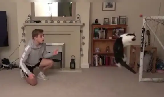 Gato es comparado con Manuel Neuer tras mostrar su habilidad para 'tapar penales’ [VIDEO]