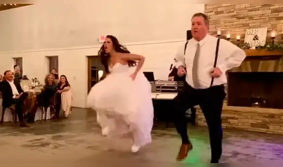 Joven hace divertida coreografía con su papá y sorprende a invitados de su boda [VIDEO]