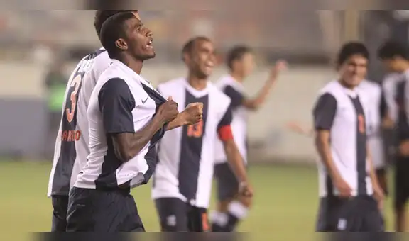 Carlos Ascues cerca de Alianza Lima