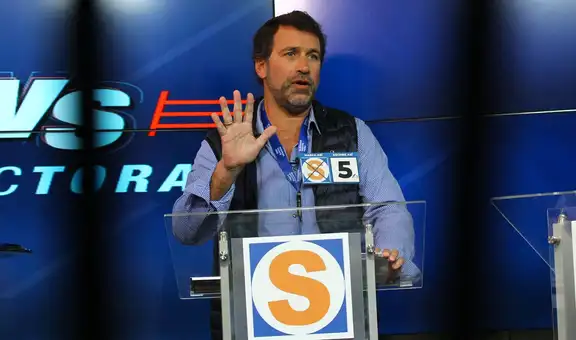 Rafael Santos inscribió su precandidatura presidencial en Perú Patria Segura