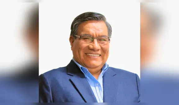 Profesor Raymundo corrige varios errores ortográficos en el comunicado oficial emitido por el Congreso [FOTOS]