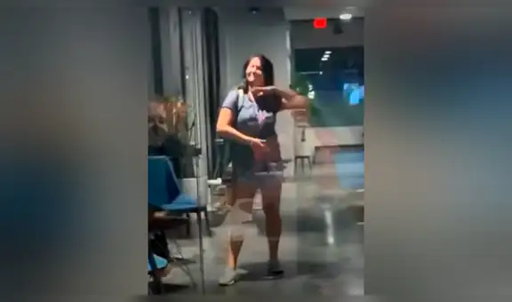 Facebook viral: mujer recibe terrible karma al llegar tarde a su trabajo [VIDEO]