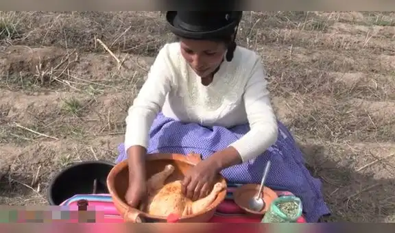 Youtuber “Cholita Julia” da sus secretos para preparar un pollo a la brasa en el campo [VIDEO]