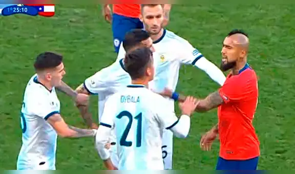 Argentina vs. Chile: Arturo Vidal lanza bofetada a Paulo Dybala delante del árbitro [VIDEO]
