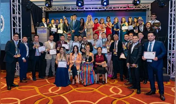 Asociación Peruana de Empresarios entregó el reconocimiento The Wake Up Award a empresarios, autoridades y personajes destacados
