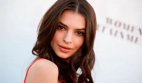 Emily Ratajkowski alborota Instagram con sexy topples [FOTO]